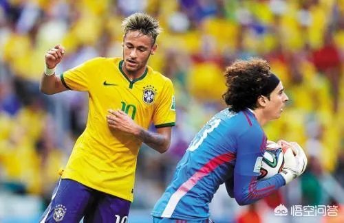 奥乔亚在世界杯赛场上表现惊人,但是为什么豪门俱乐部没有找他?