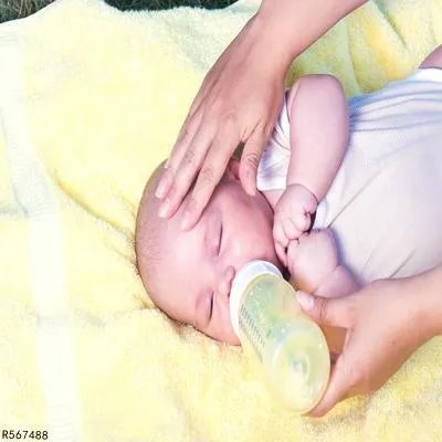 新生儿喝奶粉上火如何解决