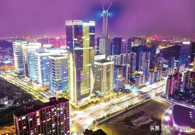 济南泉城广场附近老城区二手2.5万西客站2万，应该在哪买合适？