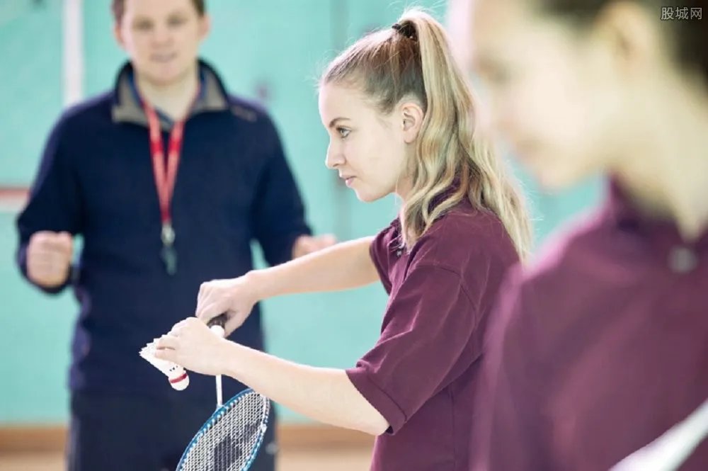 羽毛球馆投资多少钱 原来这么赚钱了！