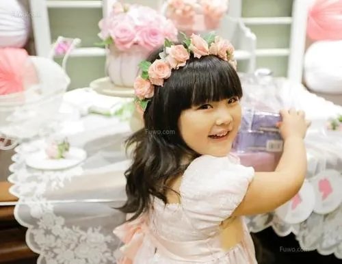 王诗龄现在长大的照片近照又胖了 王诗龄八岁体重过百来