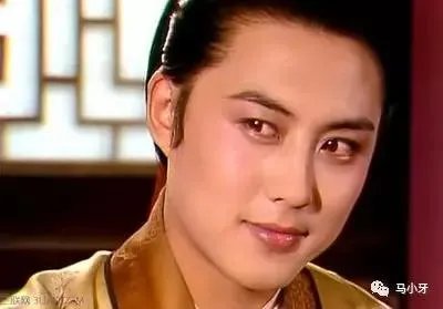 太子妃和皇上在树上玩耍他们不在乎风言风语