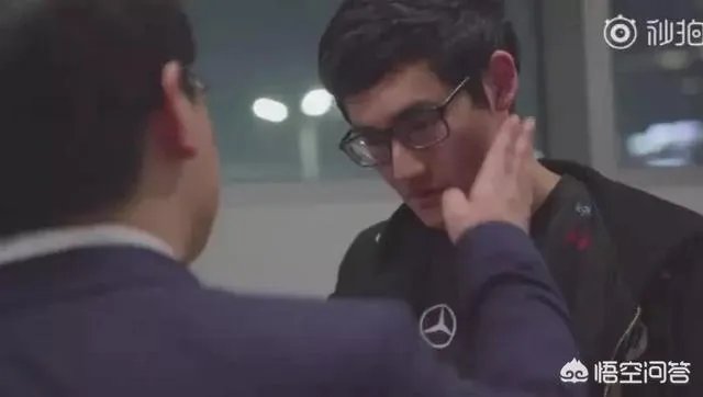 RNG两连败后“开会”场面压抑，却备受网友好评，你怎么看？