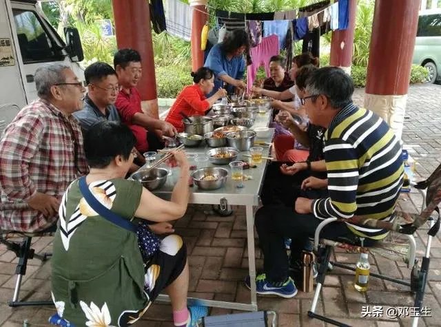 游某一地，在当地租房住一个月，然后深度游，可行吗？有何好建议？