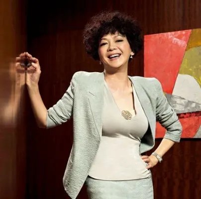 知名主持人查小欣个人资料 揭秘“狗仔队之母”的前世今生