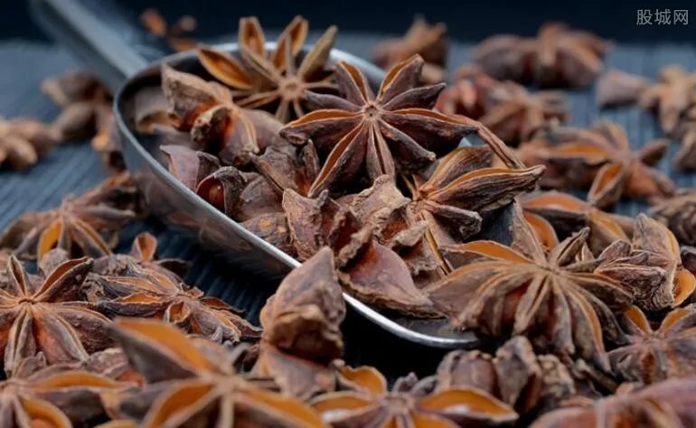 打假人向调料造假者要钱：给两千保半年没事