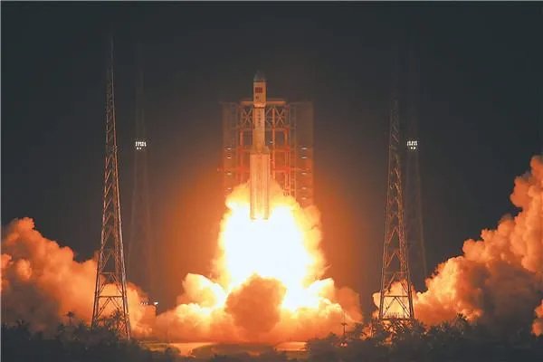 长征七号在点火时,为何在尾焰的颜色中会有蓝色?