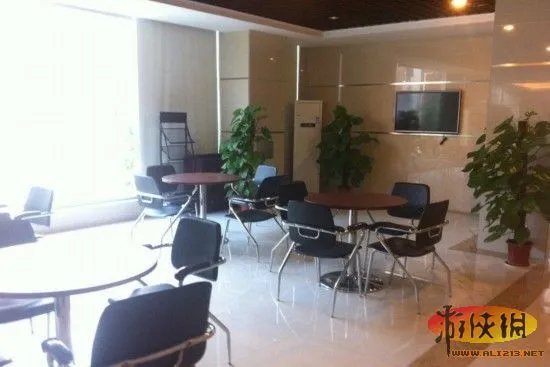 学生宿舍养鳄鱼当宠物 盘点让人眼界大开的宿舍