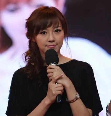 度娘刘东天天向上惊呆众人 照片女神见光死