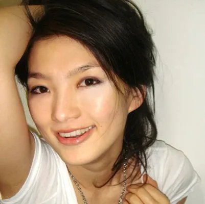 丁丁和杨坤后场接吻照被扒出 剧照或是地下恋情曝光