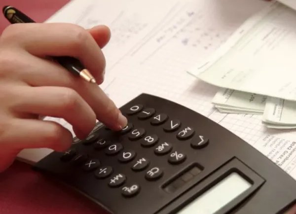 2011年全国城镇居民人均可支配收入是多少