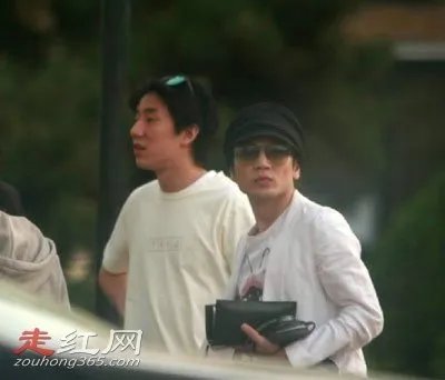 王烁与球球的关系怎样 怎么说球球的