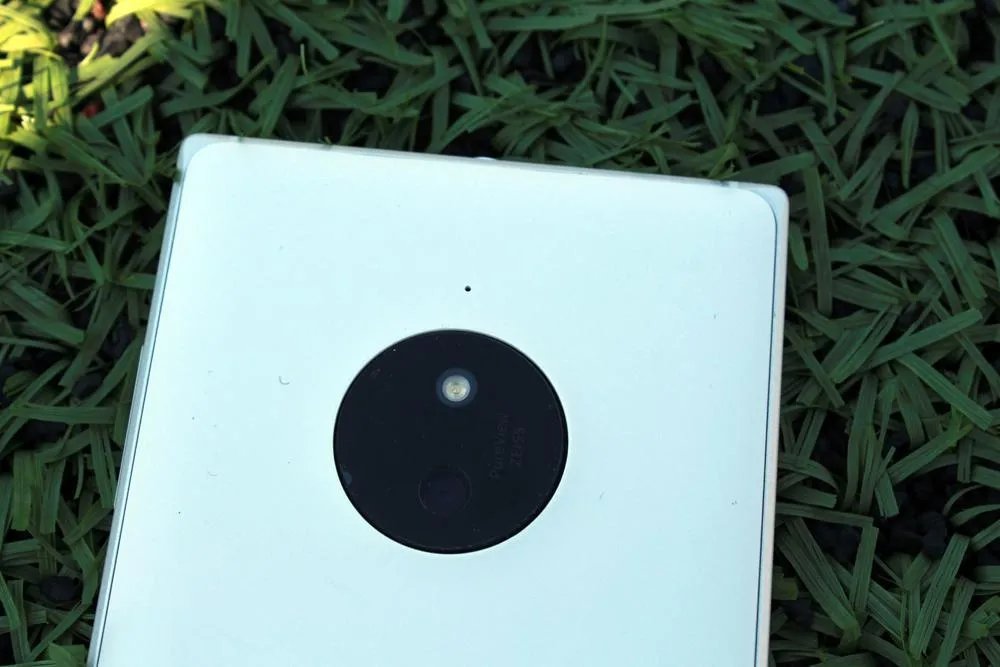 昔日巨头遗作 诺基亚WP8.1版Lumia 830评测