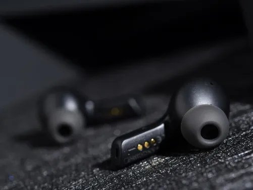 【有料评测】HyperX天际真无线游戏耳机：多平台适用 游戏影音双修