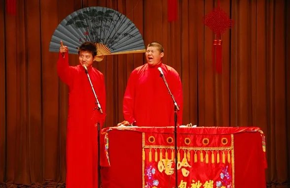 德云社演员怼观众已是日常，粉丝为什么还乐在其中？