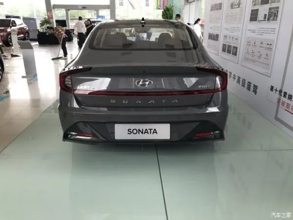 作为刚毕业的一名大学生，第十代索纳塔怎么样