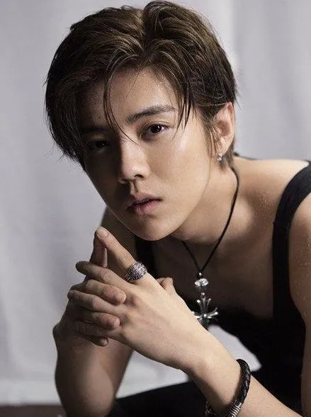 鹿晗如何回应卓伟?