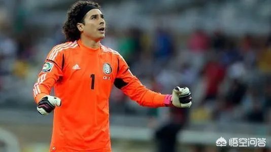 奥乔亚在世界杯赛场上表现惊人,但是为什么豪门俱乐部没有找他?