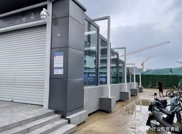 在郑州地铁5号线车厢里给大家鼓劲儿的女子去世了，她是如何“掉队”的？