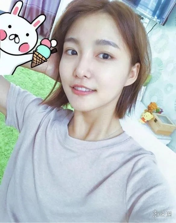 王思聪新欢张小蒙遭扒 有颜任性晒素颜照大秀厨艺！