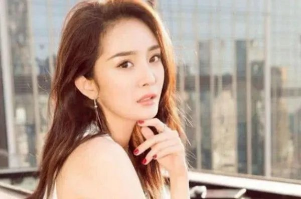 怀孕八个月的马丽，为什么那么拼还要上春晚？