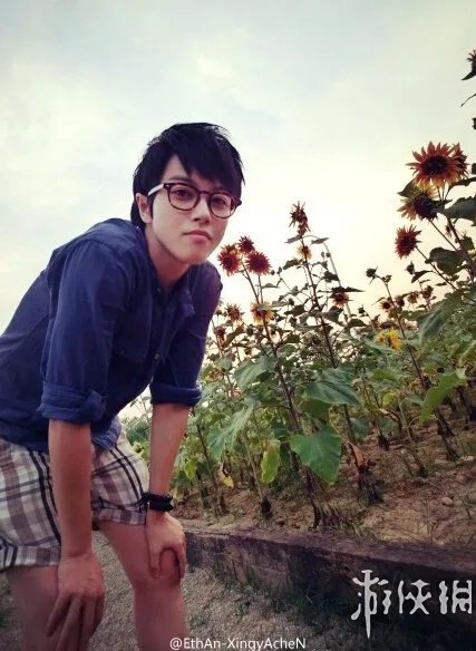 中国90后最帅女孩邢雅晨走红 帅过吴彦祖秒杀吴亦凡