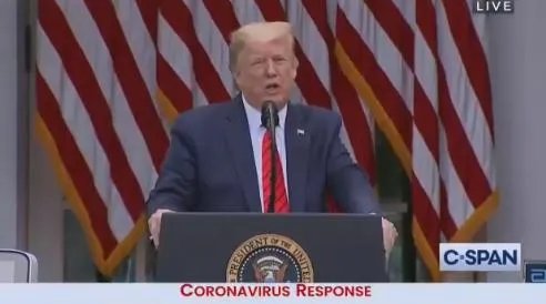 特朗普发火舌战华裔女记者,愤然离场,你是怎么看?