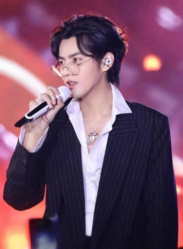 2020各大卫视夸年直播演唱会，可是很多明星都在，是直播吗？