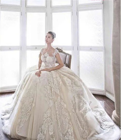 北京婚纱定制店推荐 婚纱定制一般需要多少钱