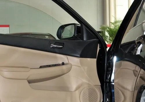 比亚迪f6u1101与组合开关控制模块失去通信