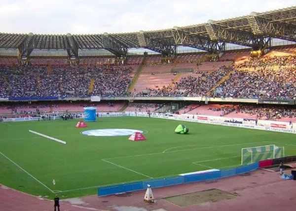 圣保罗球场位于哪里？