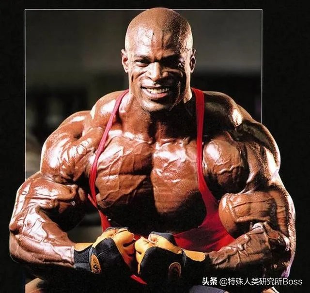 健美皇帝罗尼库尔曼最近又动手术了，难道竞技健美非得牺牲身体健康为代价嘛？