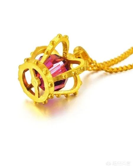 很多品牌的黄金饰品设计都非常土气,国内哪个品牌的黄金饰品设计最脱俗?