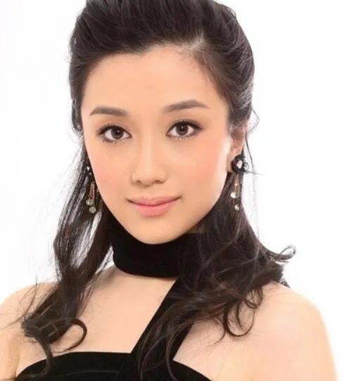 中国好声音残酷月光萱萱倾情演绎 动人歌曲深受喜爱