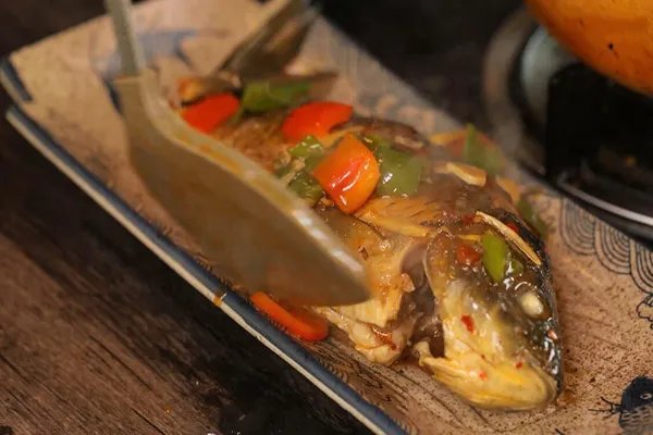 红烧鲤鱼的家常做法 怎么做红烧鲤鱼