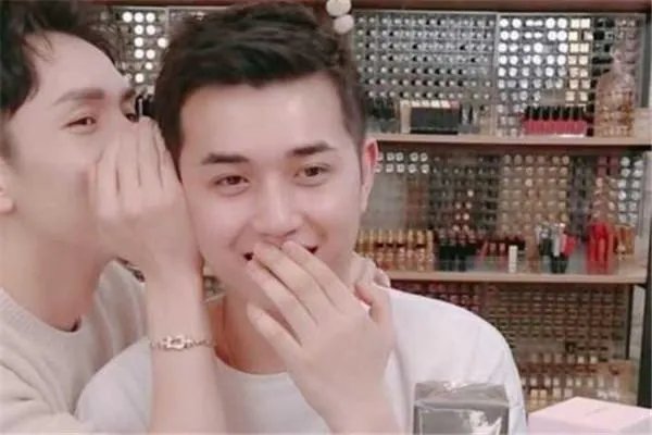 付鹏告别李佳琦选品团队 ，他是要单飞了吗？