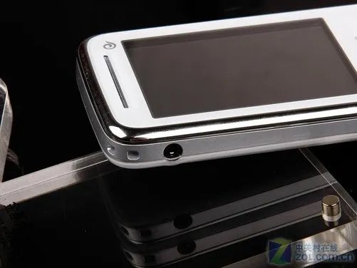 清新靓丽晶莹剔透 时尚EVDO海信E500评测