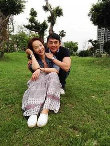 陆明君老公是谁呢 37岁陆明君嫁了!甜蜜闪婚:找到对的人