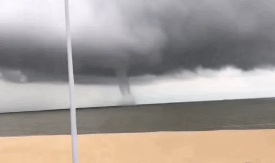 (图)实拍珠海现龙卷风奇景 珠海龙卷风是怎样形成的?