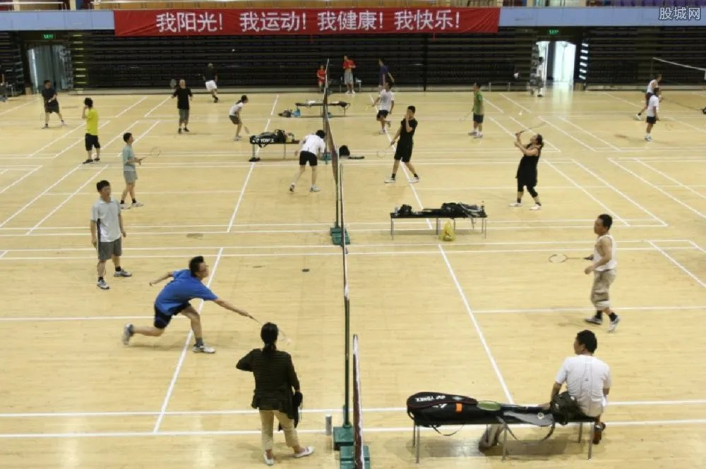羽毛球馆投资多少钱 原来这么赚钱了！