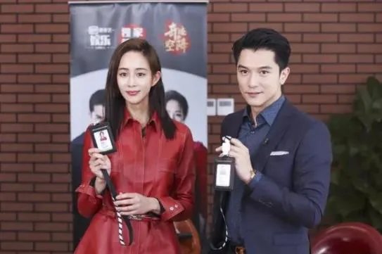 邱泽张钧甯同框互动，看来两人做不成恋人还是朋友