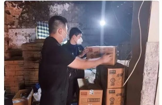 上海警方侦破一起制售假冒品牌鸡精案，造假和“山寨”哪个更可怕？