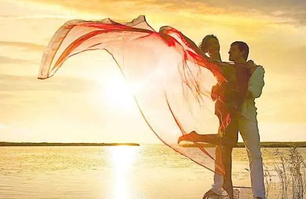 世界首富亚马逊CEO离婚，穷人离婚和富人离婚有何不同？