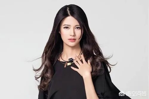 现在的LOL比赛女解说小研离开后是不是意味着女解说的没落?