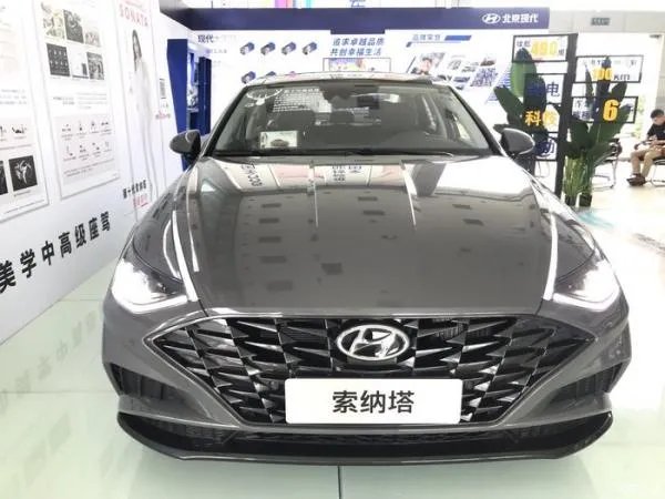 作为刚毕业的一名大学生，第十代索纳塔怎么样