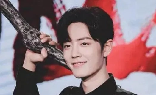 肖战为什么搂李沁脖子？是因为爱吗？