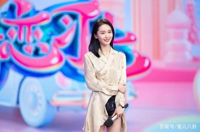 王子文变样被疑整容到底怎么回事 王子文近况脸型变化陷风波