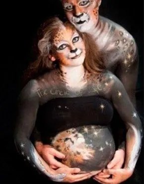 新意倍出 外国准妈妈的20张孕妇照