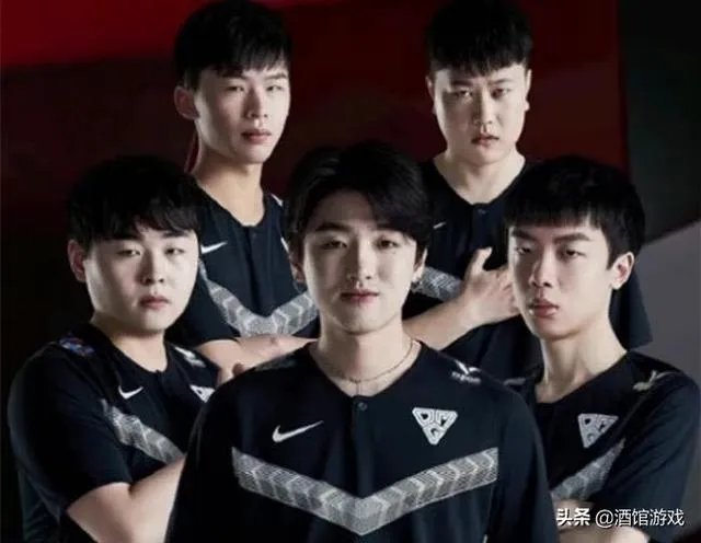 转会官宣日汇总，OMG新辅助引热议，jkl女枪事件为何被重提？