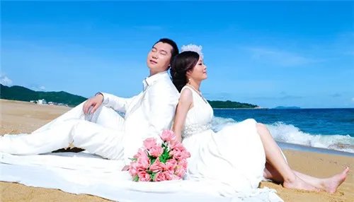 海边婚纱照图片大全 海边婚纱照怎么摆姿势